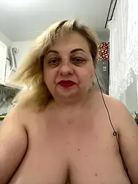 LanaSoftt on StripChat 