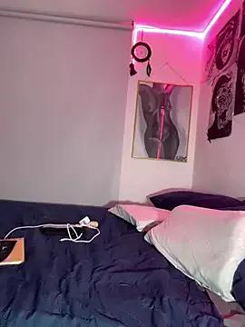 lauuraww on StripChat 