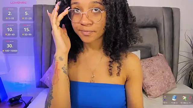 Layla_Clarke on StripChat 