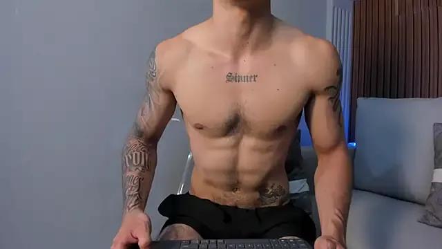 Leo_santoro on StripChat