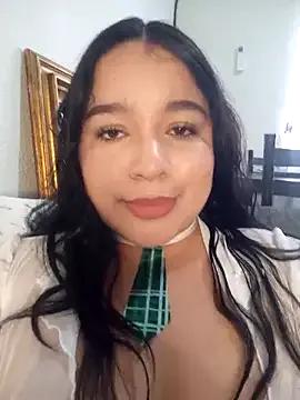 Leslydeleon23 on StripChat