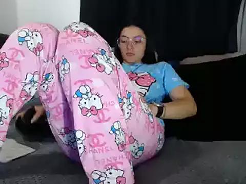 lessliee22_ on StripChat 