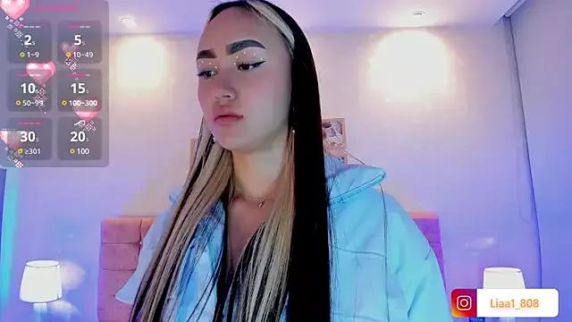liaa_18 on StripChat 