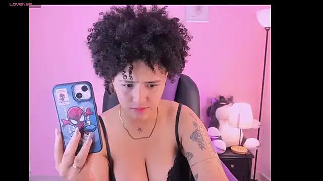 liaamoretz on StripChat 