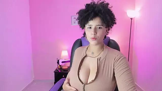 liaamoretz on StripChat 