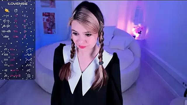 Lil_Amelie on StripChat 