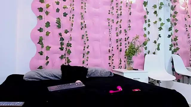 LilaRoussexx on StripChat 