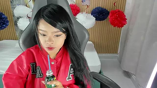 Lili_16 on StripChat 