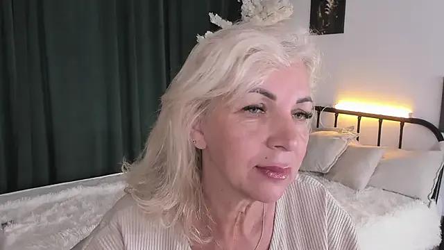 LiliaMoons on StripChat 