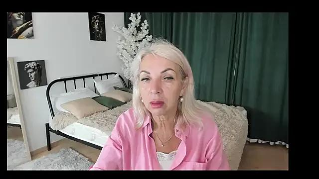 LiliaMoons on StripChat 