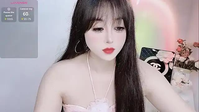 LiLiLily on StripChat 