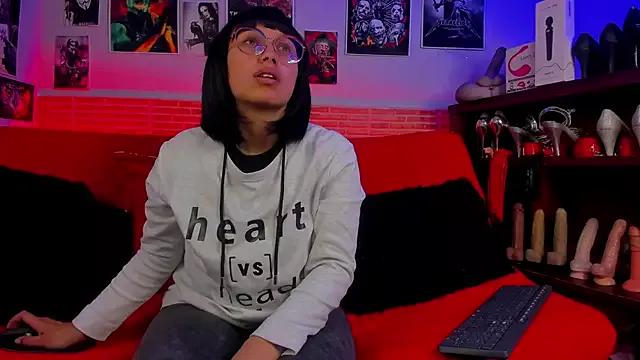 lilith-deveraux on StripChat 