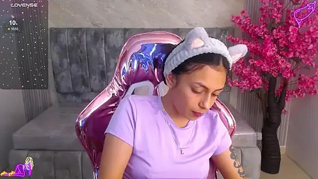 lilith_petit_sub on StripChat