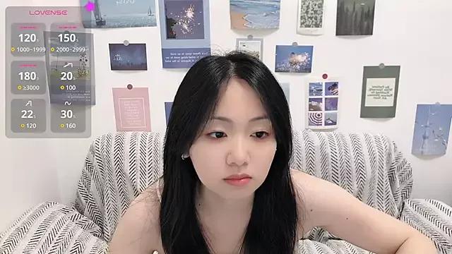 LiLiYbaby on StripChat 