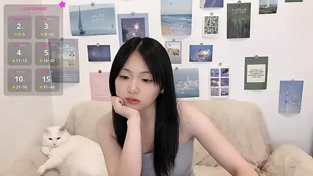 LiLiYbaby on StripChat 