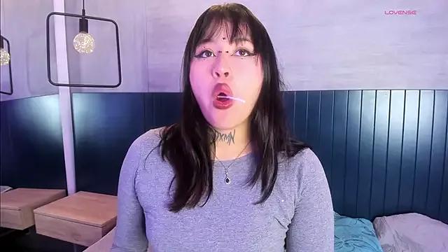 lilly_doll_ on StripChat 
