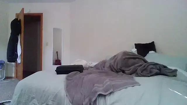 Lilsmokeshow017 on StripChat 