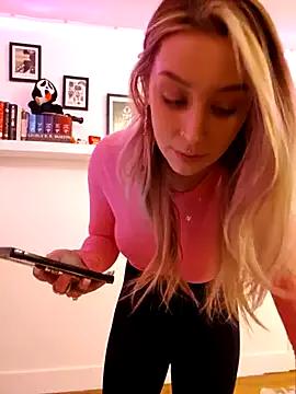 LilyOrion on StripChat 