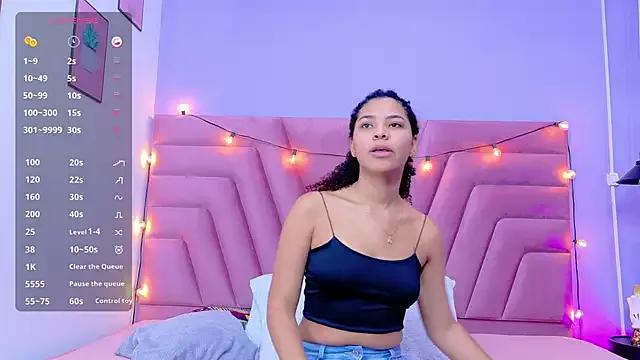 littleebonny on StripChat 