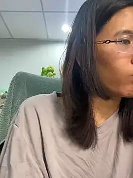 littlemiilk on StripChat 