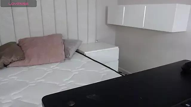 Littleolivia_ on StripChat 