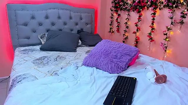 littletammy4u_ on StripChat 