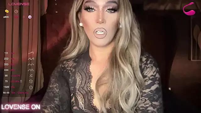 Lo_la_69 on StripChat 
