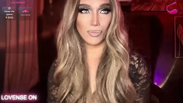 Lo_la_69 on StripChat 