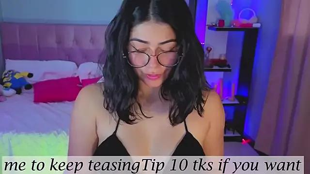 LoaLuxury on StripChat 