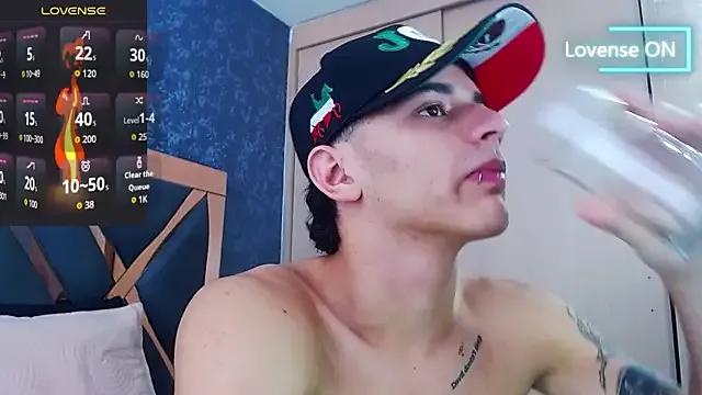 logan_madoox on StripChat