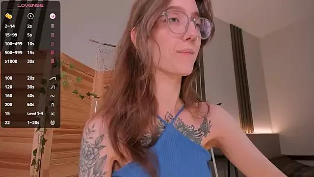 Lola_Missy on StripChat 