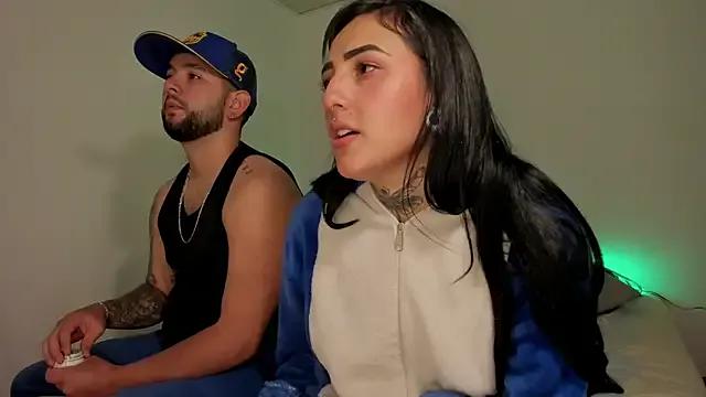 lola_n_apolo on StripChat