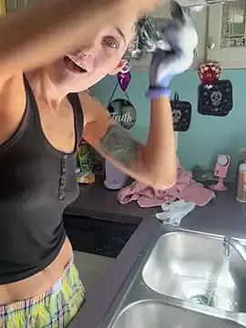 lolabunny9 on StripChat 