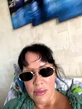 Lolaley2 on StripChat 