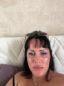 Lolaley2 on StripChat 