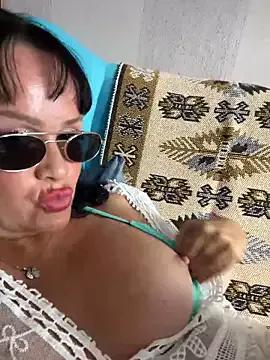 Lolaley2 on StripChat 