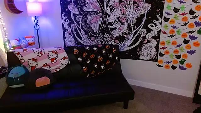 LolaWilde on StripChat