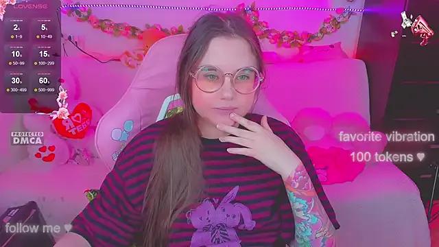 Lolisuccub on StripChat 