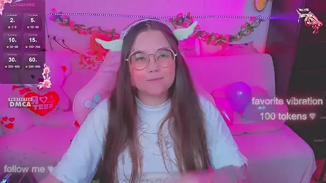 Lolisuccub on StripChat 