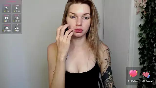 lookoluna on StripChat 