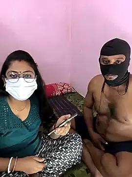 Lovlycouple1 on StripChat 