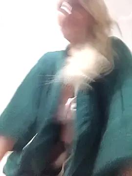 Luna75t on StripChat