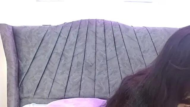 luna_starr69 on StripChat