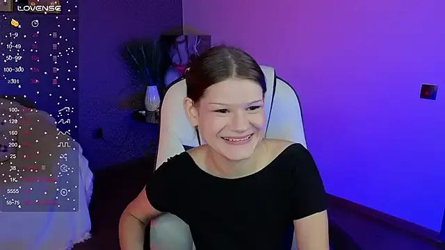 Lunamytrend on StripChat