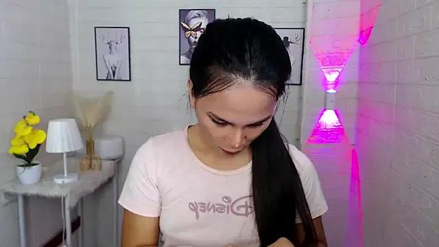 LylianaGirlx on StripChat 