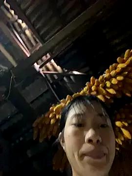 LylyOx9 on StripChat 