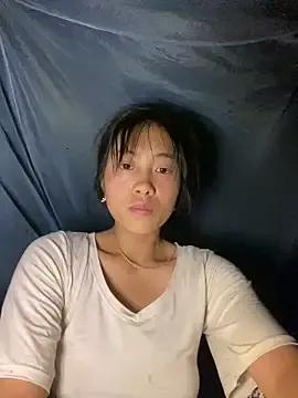 LylyOx9 on StripChat 