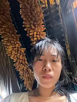 LylyOx9 on StripChat 