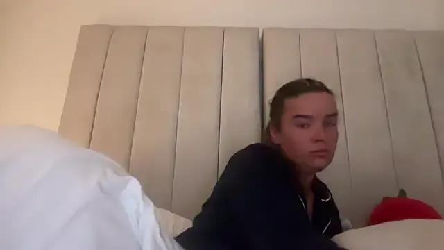 maisiesmithx — boobs out for 2