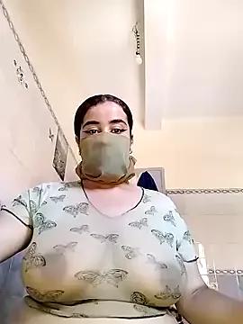 Maraamm on StripChat 